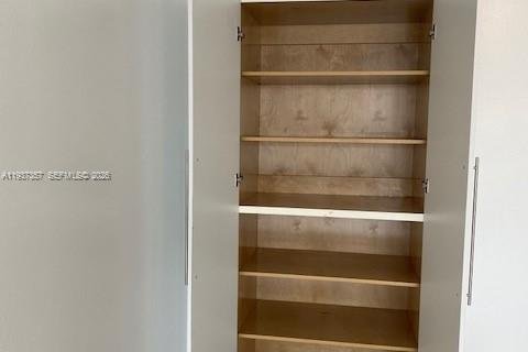 Condo in Miami, Florida, 1 bedroom  № 2053454 - photo 8