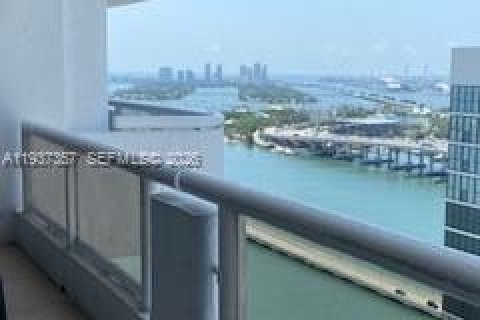 Condo in Miami, Florida, 1 bedroom  № 2053454