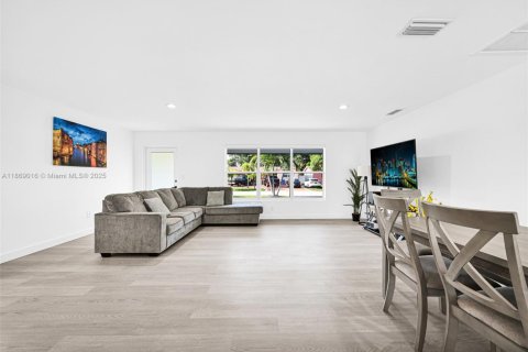 Villa ou maison à vendre à Miramar, Floride: 4 chambres, 143.53 m2 № 1982534 - photo 8