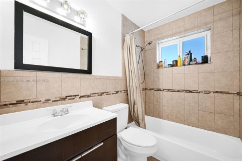 Villa ou maison à vendre à Miramar, Floride: 4 chambres, 143.53 m2 № 1982534 - photo 17