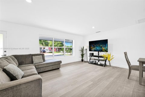 Villa ou maison à vendre à Miramar, Floride: 4 chambres, 143.53 m2 № 1982534 - photo 7