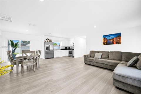 Villa ou maison à vendre à Miramar, Floride: 4 chambres, 143.53 m2 № 1982534 - photo 9