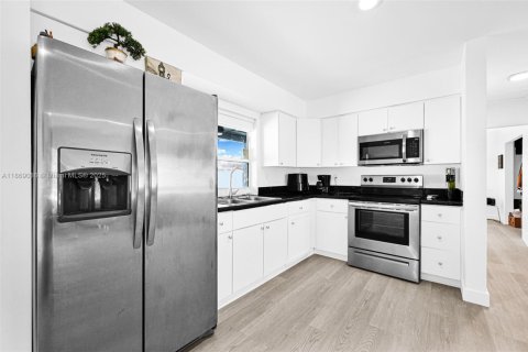 Villa ou maison à vendre à Miramar, Floride: 4 chambres, 143.53 m2 № 1982534 - photo 25