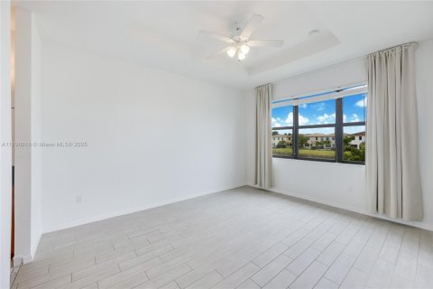 Villa ou maison à vendre à Miami, Floride: 4 chambres, 206.52 m2 № 1738108 - photo 10