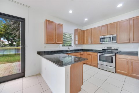 Villa ou maison à vendre à Miami, Floride: 4 chambres, 206.52 m2 № 1738108 - photo 4