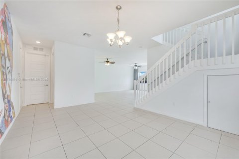 Villa ou maison à vendre à Miami, Floride: 4 chambres, 206.52 m2 № 1738108 - photo 2