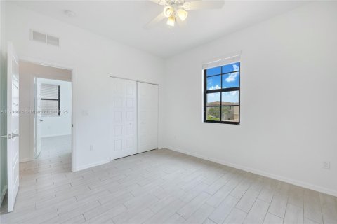 Villa ou maison à vendre à Miami, Floride: 4 chambres, 206.52 m2 № 1738108 - photo 8