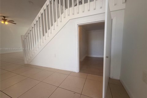 Villa ou maison à vendre à Miami, Floride: 4 chambres, 206.52 m2 № 1738108 - photo 14