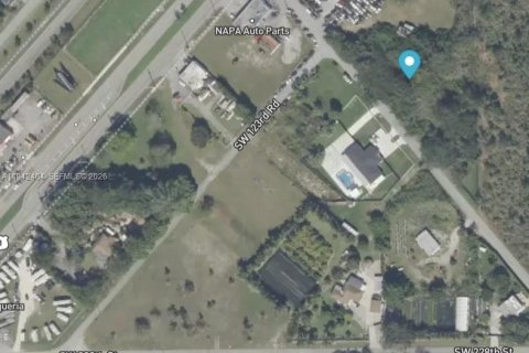 Terreno en venta en Miami, Florida № 1999947 - foto 2