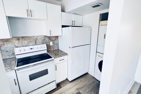 Townhouse in Lauderhill, Florida 2 bedrooms, 94.76 sq.m. № 1890417 - photo 4