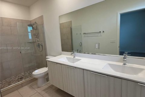 Townhouse in Miami Lakes, Florida 3 bedrooms, 137.12 sq.m. № 2006292 - photo 17