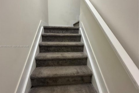 Townhouse in Miami Lakes, Florida 3 bedrooms, 137.12 sq.m. № 2006292 - photo 12