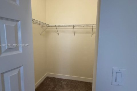 Townhouse in Miami Lakes, Florida 3 bedrooms, 137.12 sq.m. № 2006292 - photo 22