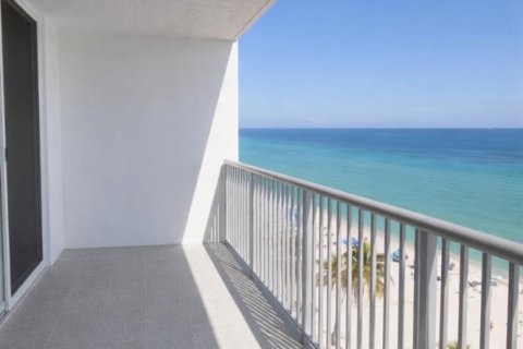 Condo in Hollywood, Florida, 1 bedroom № 2247953