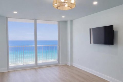 Condo in Hollywood, Florida, 1 bedroom  № 2247953 - photo 7