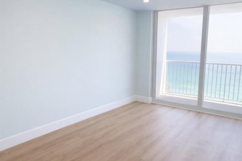 Condo in Hollywood, Florida, 1 bedroom  № 2247953 - photo 10