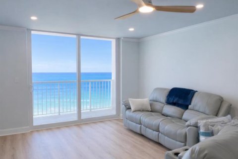 Condo in Hollywood, Florida, 1 bedroom  № 2247953 - photo 2