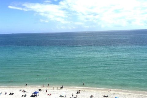 Condo in Hollywood, Florida, 1 bedroom  № 2247953 - photo 8