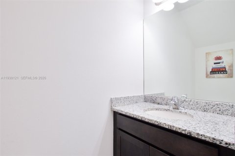 House in Bonita Springs, Florida 3 bedrooms, 185.99 sq.m. № 1996368 - photo 23