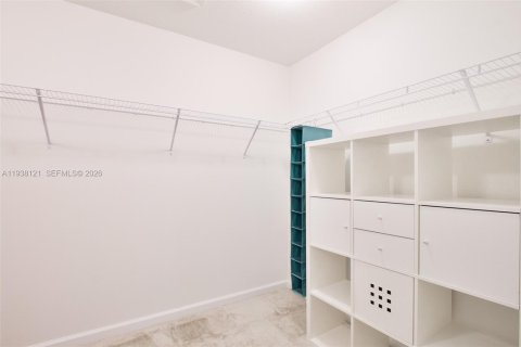 House in Bonita Springs, Florida 3 bedrooms, 185.99 sq.m. № 1996368 - photo 12