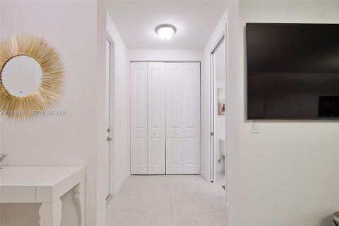 House in Bonita Springs, Florida 3 bedrooms, 185.99 sq.m. № 1996368 - photo 21