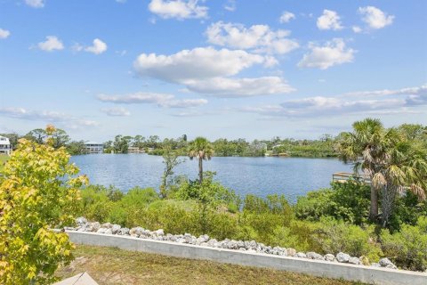 House in New Port Richey, Florida 2 bedrooms, 65.59 sq.m. № 1808518 - photo 10
