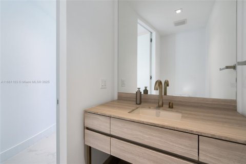 Condominio en venta en Sunny Isles Beach, Florida, 2 dormitorios, 143.53 m2 № 1924642 - foto 24