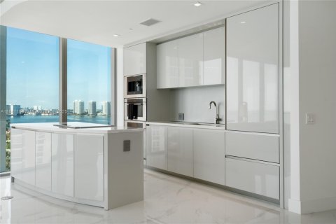 Condominio en venta en Sunny Isles Beach, Florida, 2 dormitorios, 143.53 m2 № 1924642 - foto 21