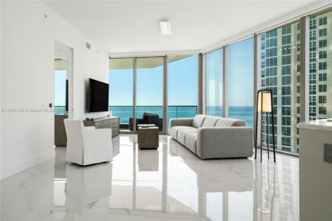 Condominio en venta en Sunny Isles Beach, Florida, 2 dormitorios, 143.53 m2 № 1924642 - foto 2