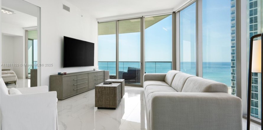 Condo in Sunny Isles Beach, Florida, 2 bedrooms № 1924642