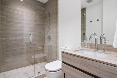 Condominio en venta en Sunny Isles Beach, Florida, 2 dormitorios, 143.53 m2 № 1924642 - foto 23