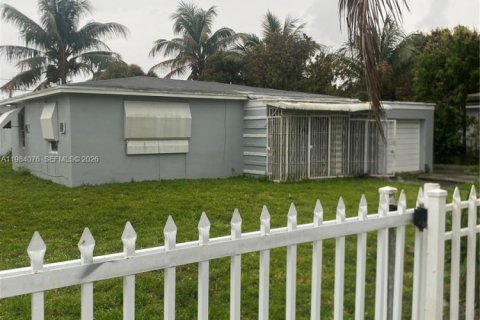 House in Miami, Florida 4 bedrooms, 98.48 sq.m. № 2046736 - photo 6