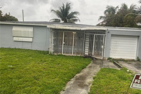 House in Miami, Florida 4 bedrooms, 98.48 sq.m. № 2046736 - photo 4