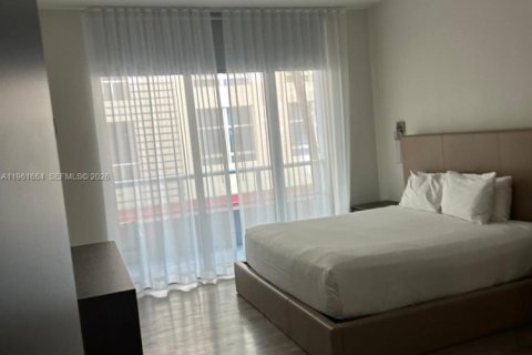 Condo in Hollywood, Florida, 1 bedroom № 2024782 - photo 13