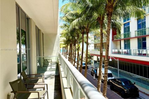 Condo in Hollywood, Florida, 1 bedroom № 2024782 - photo 27