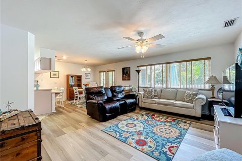 Casa en venta en Leesburg, Florida, 2 dormitorios, 117.89 m2 № 1914950 - foto 15