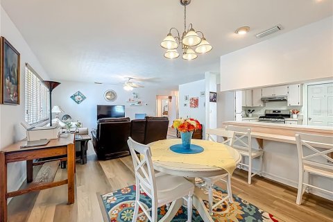 Villa ou maison à vendre à Leesburg, Floride: 2 chambres, 117.89 m2 № 1914950 - photo 19