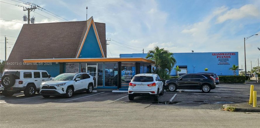 Immobilier commercial à Oakland Park, Floride № 1939712