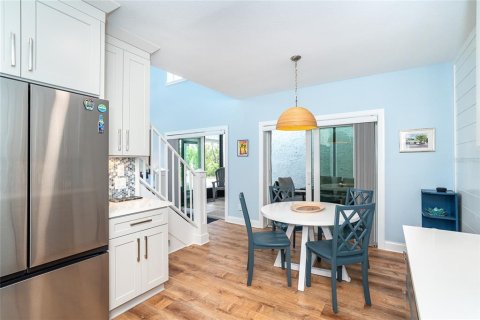 Condo in Englewood, Florida, 2 bedrooms  № 1805389 - photo 10