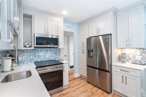 Condo in Englewood, Florida, 2 bedrooms  № 1805389 - photo 8