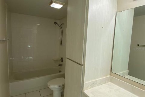 Villa ou maison à vendre à Leesburg, Floride: 2 chambres, 119.66 m2 № 2091952 - photo 20