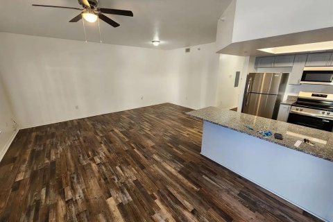 Appartement à louer à Spring Hill, Floride: 2 chambres, 102.19 m2 № 2391076 - photo 3