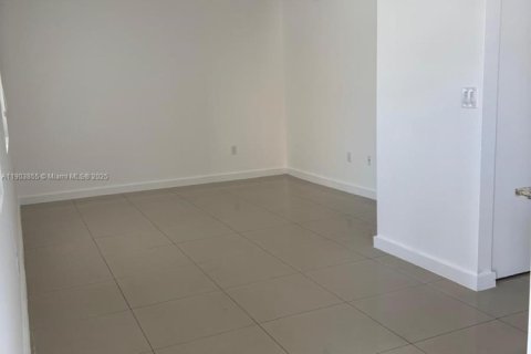 Copropriété à louer à Hialeah, Floride: 2 chambres, 115.2 m2 № 1955303 - photo 9