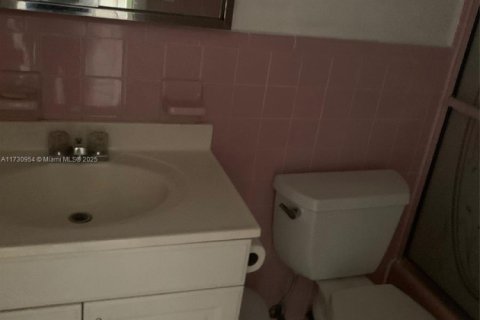 Condo in Miami Gardens, Florida, 1 bedroom  № 1763971 - photo 13