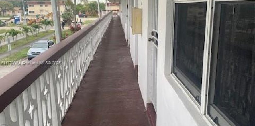 Condo in Miami Gardens, Florida, 1 bedroom  № 1763971