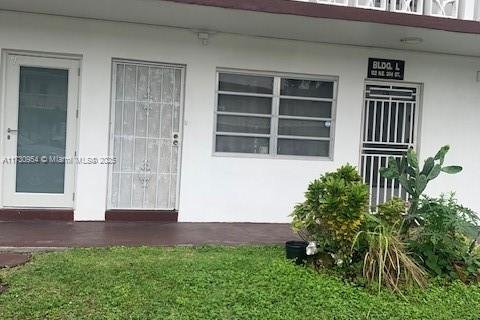Condo in Miami Gardens, Florida, 1 bedroom  № 1763971 - photo 3