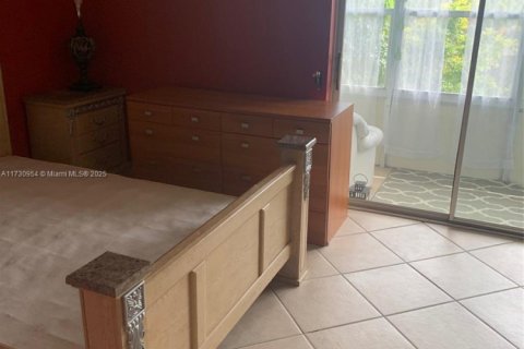 Condo in Miami Gardens, Florida, 1 bedroom  № 1763971 - photo 14