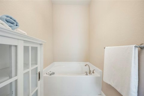 House in Lakeland, Florida 3 bedrooms, 172.8 sq.m. № 1899196 - photo 24