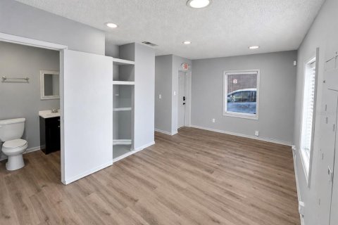 Immobilier commercial à louer à Orlando, Floride: 105.17 m2 № 2384215 - photo 6