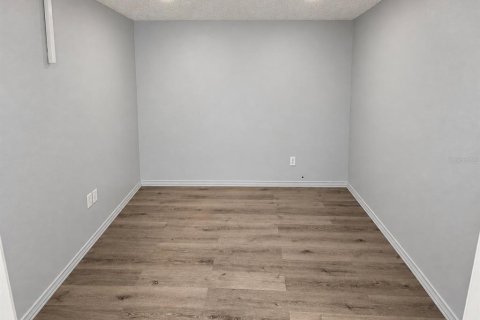 Immobilier commercial à louer à Orlando, Floride: 105.17 m2 № 2384215 - photo 12